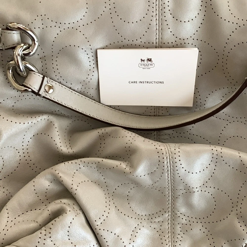 Coach A-1182 hobo purse